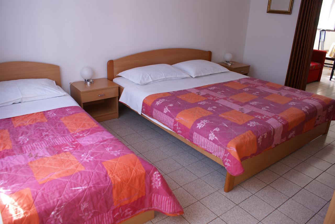 Apartment Ana M Krk Town Extérieur photo